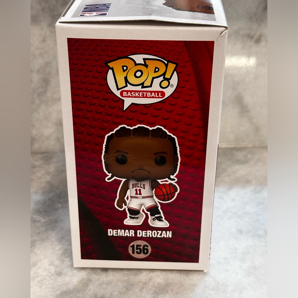 Funko POP! #165 Funko Pop! NBA: Chicago Bulls - DeMar DeRozan - Picture 8 of 9